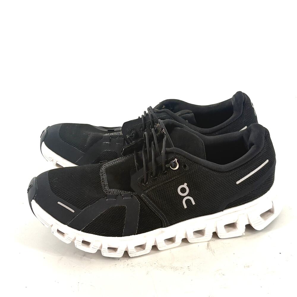 On Cloud 5 Womens Running Sneakers 8 Black Comfort Shoes Travel Lightweight